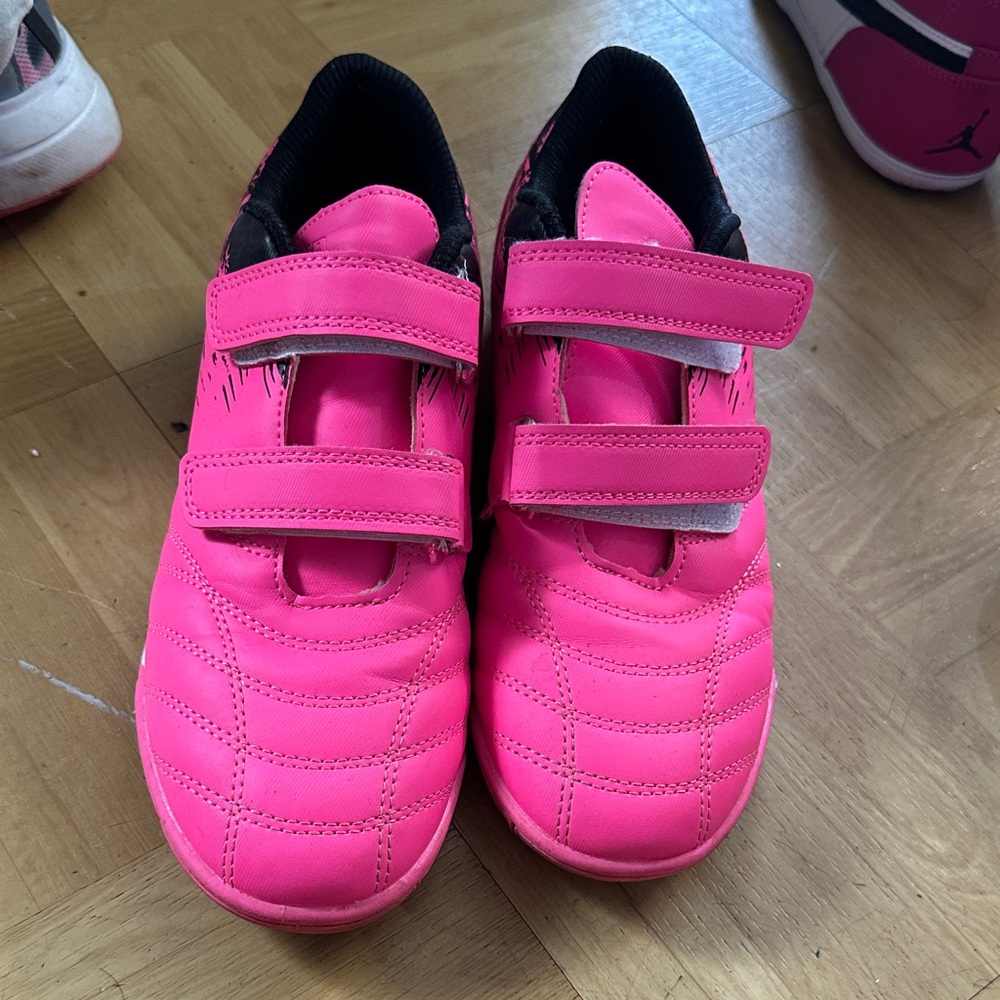 Girls Soccer shoes